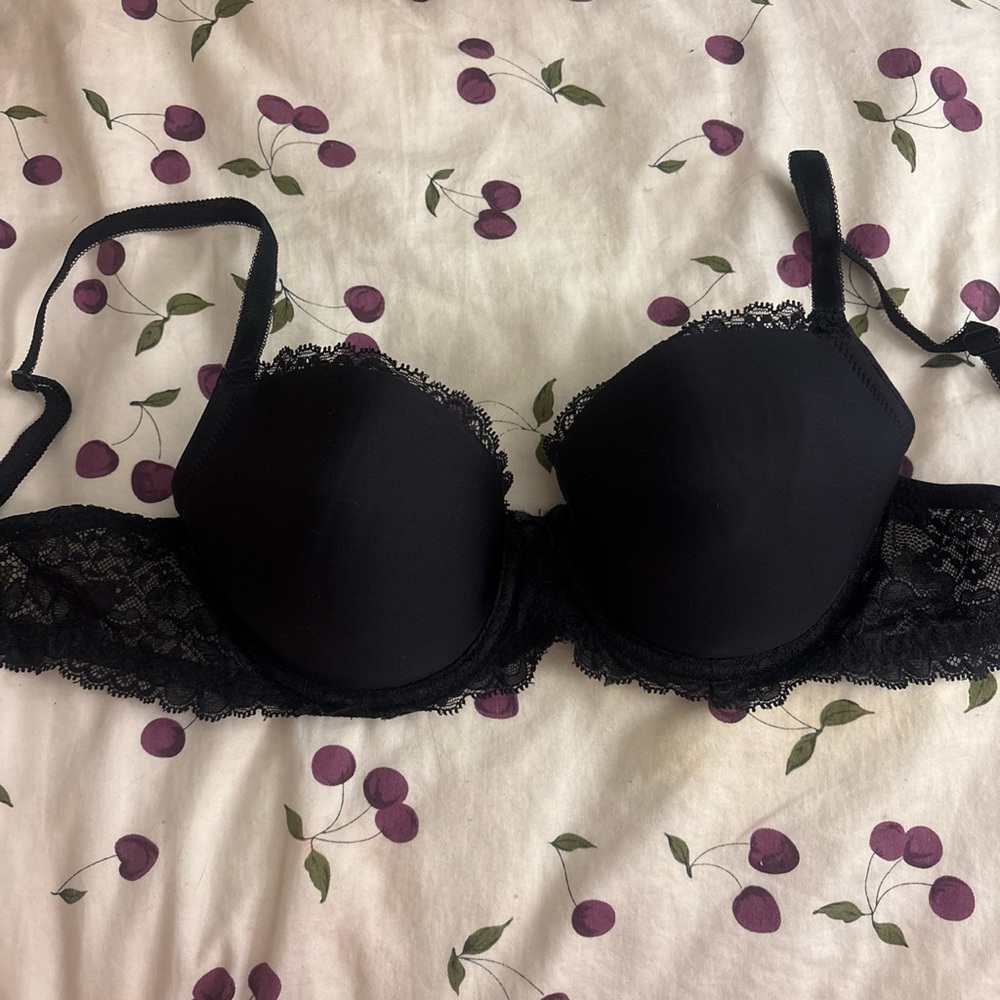 Victoria's Secret Black Lace Dream Angels Bra